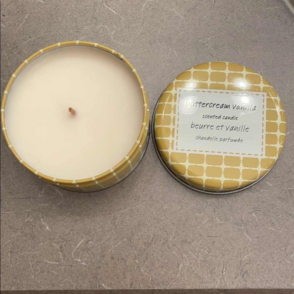 Buttercream vanilla scented candle